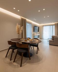 ΛΑΚΩΝΙΖΕΙΝ Luxury Suites