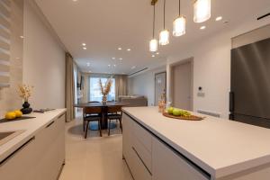 ΛΑΚΩΝΙΖΕΙΝ Luxury Suites