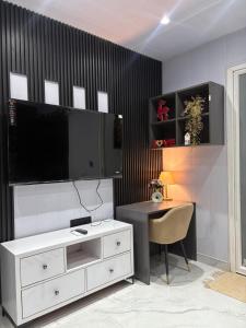 Meraki Suites 1BHK Near Medanta Hospital