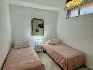 Beautiful 2 bed garden apt
