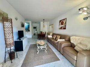 Beautiful 2 bed garden apt