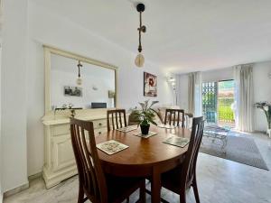 Beautiful 2 bed garden apt