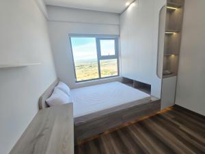 Brand New MK Central City 2BR - 15th Fl River & City Views