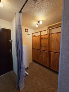 T2 rénové cosy 6 personnes, skis aux pieds, balcon