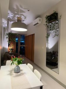 Muji 1BR in Uptown Parksuites BGC