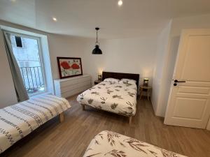 Gite de groupe lacs et forêt du jura - SPA et Sauna Privatif - Orgelet