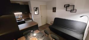T2 rénové cosy 6 personnes, skis aux pieds, balcon