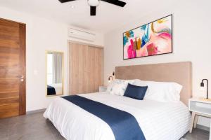 Stylish 1BR Condo Downtown Pool , Gallery, WIFI,Spa