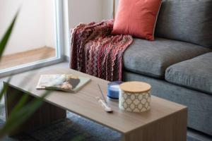 Stylish 1BR Condo Downtown Pool , Gallery, WIFI,Spa