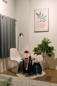 Tranquil Homestay 07 - Budget Private Room-the heart of Hanoi Old Quarter