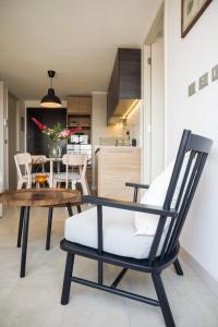 Charming 2BR Retreat for Five in Lively Nunoa