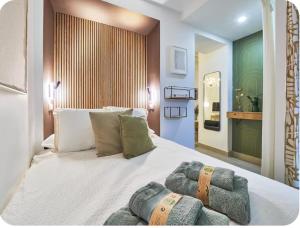 Historic Centre Gem FREE Parking with 2 bathrooms