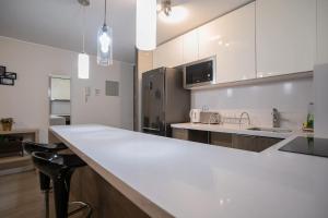 Exclusive Apt in Las Condes Balcony & Pool