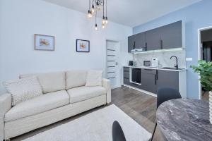 Laurinska Design Studio for 4