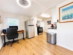 Treeview - Cozy 2 BR Apt ~1 hr from NYC Fast Wi-fi