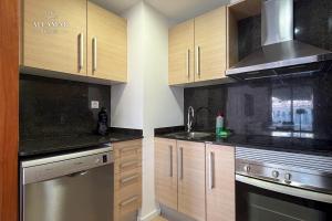 Joie Suite - Modern Apartment with Parking & Pool