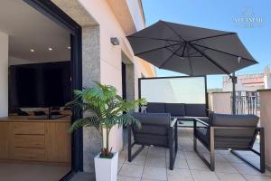 Joie Suite - Modern Apartment with Parking & Pool