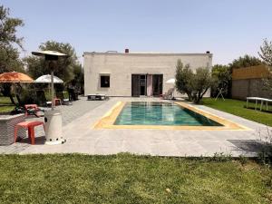 Dar Zeitoun - Piscine et jardin route de Fès