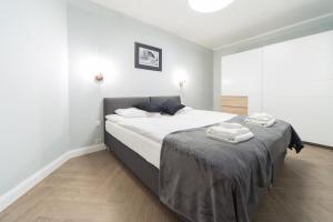 M6 Main Square Stylish One Bedroom
