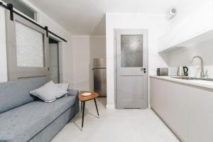 M6 Main Square Stylish One Bedroom