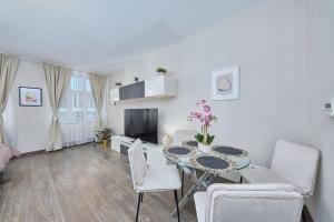 Laurinska Avenue Studio for 4