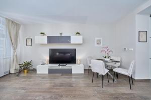 Laurinska Avenue Studio for 4