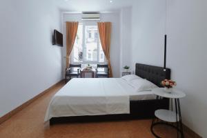 BH Riverside Hotel