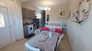Odysseus Cozy Seaview Studio