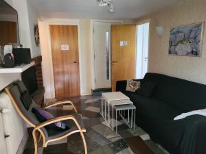 Cozy apt in 50s villa 10 min tram ride to city