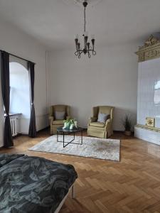 Terbatas 63 Apartments - Two Bedroom