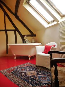 B&B / Chambres d'hotes Le Puits D'Angle : Chambre Double Deluxe avec Baignoire