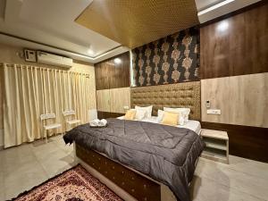Royal manor by Staymoksha