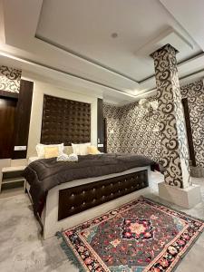 Royal manor by Staymoksha