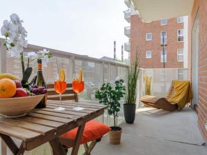 3-Bedroom ód Apartment with Balcony