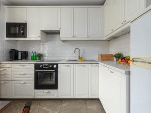 Charming Warsaw Apartment for 6