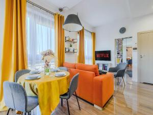 Siedmiogrodzka Flat with Views