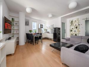 Central Warsaw Home with Garage
