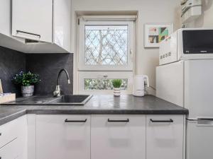 Warsay Apartment near Metro