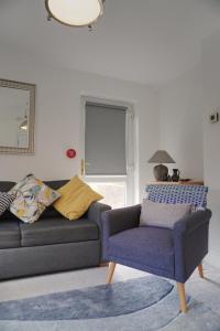 Happy Valley, Charming seaside town apartment