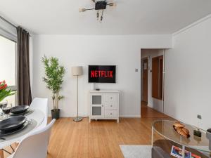 Wola Flat near City Center