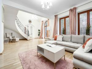Warsaw Stay with Patio