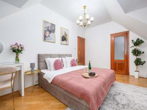 Warsaw Stay with Patio