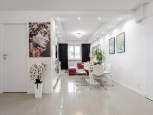 Spacious Central Warsaw Apartment