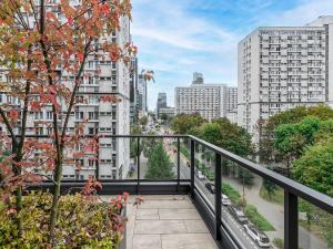 Lush Home near Varso Tower