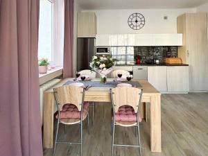 Lodz Apartment for 4 Guests