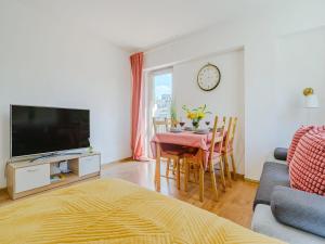 Apartment with Private Balcony