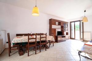 Casa Pascoli with Veranda Dining near Sandy Beach - Happy Rentals