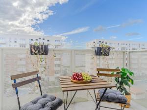 Charming Warsaw Apartment for 6