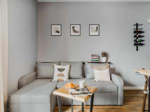 Charming Warsaw Apartment for 6