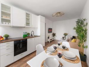 Warsaw Flat on Pereca